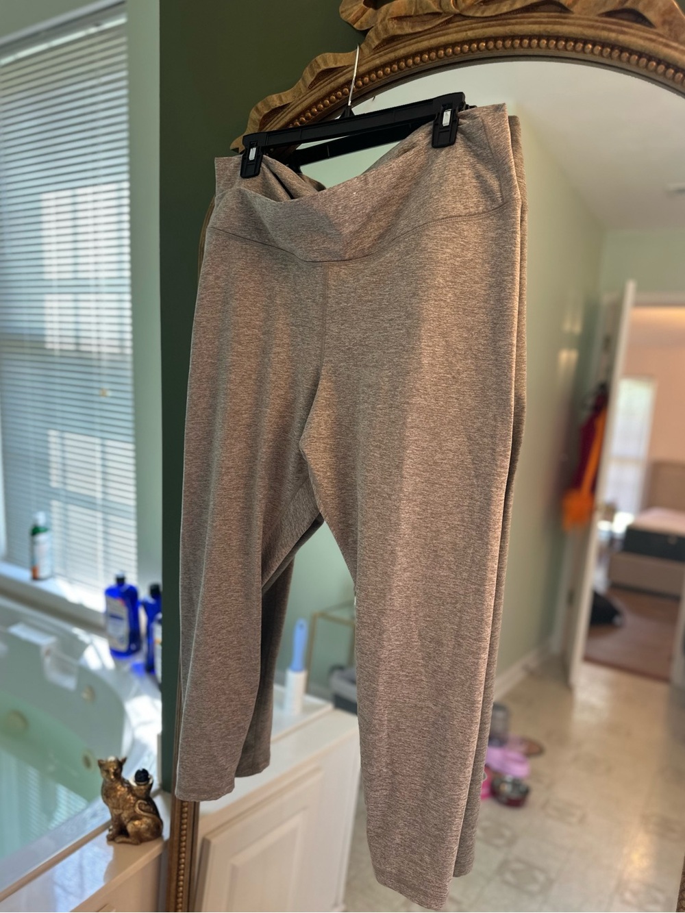 Old Navy Heather Gray Girls' Ponte Cropped Leggings